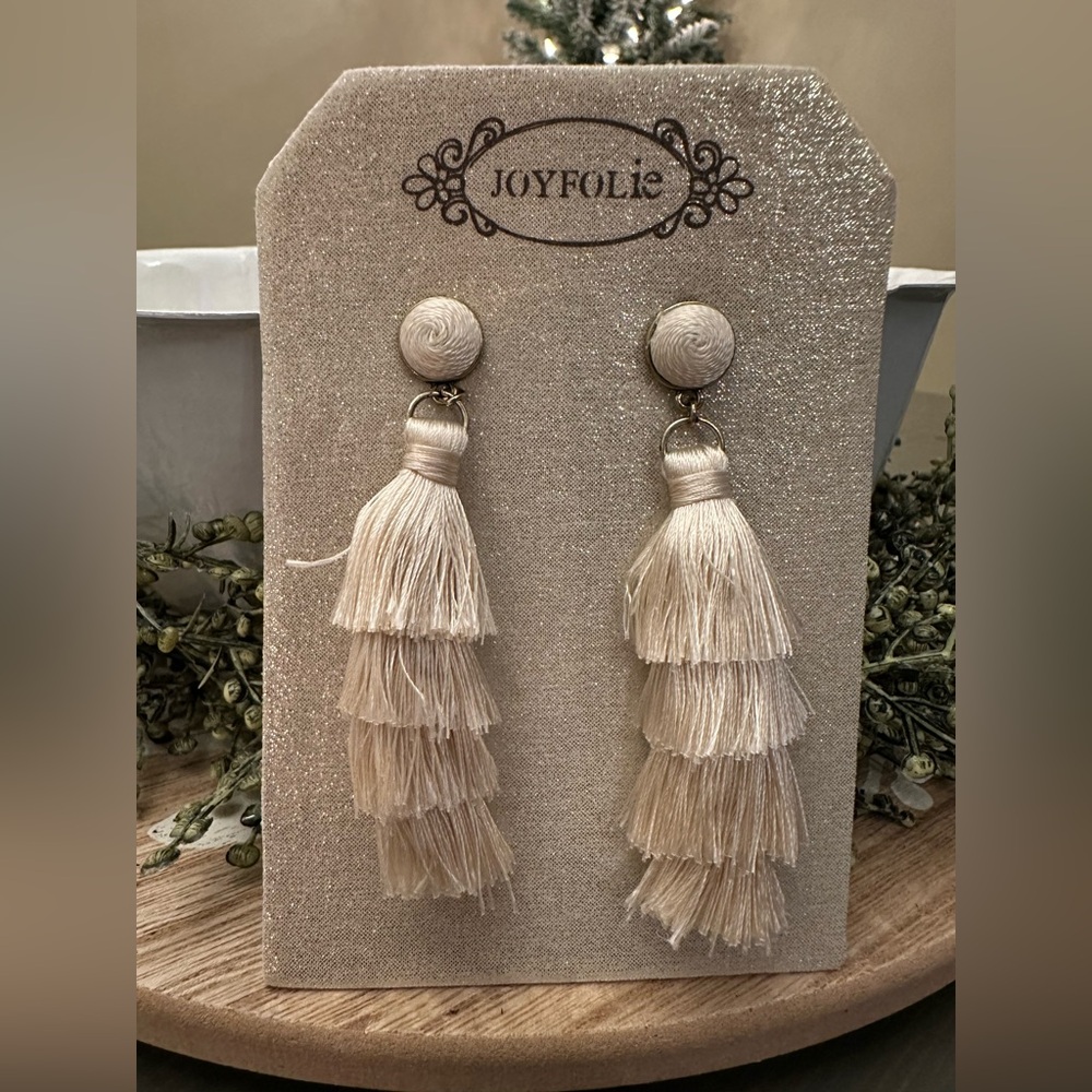 Joyfolie Cascade Cream Earrings
